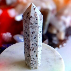 Kiwi Jasper with quartz crystal